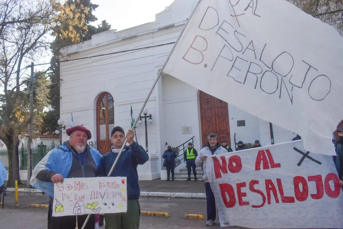 Vecinos del barrio Perón piden acompañamiento municipal ante posible desalojo por terrenos de YPF