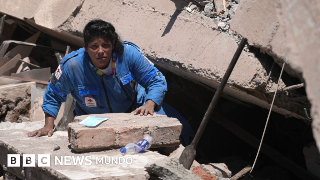 Terremoto de magnitud 7,4 deja decenas de muertos en el occidente de Colombia