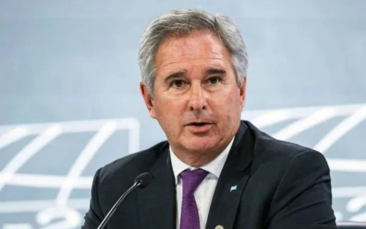 Cancillería argentina busca bajar la tensión con Chile por el Estrecho de Magallanes
