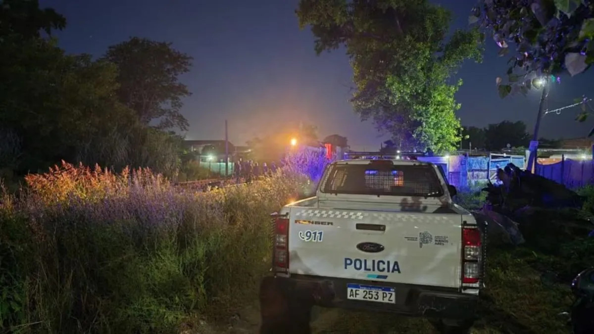 San Nicolás: encontraron enterrado el cuerpo de un hombre y detuvieron a su pareja