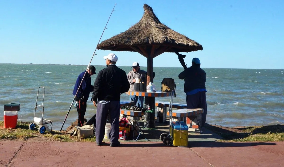 Bahía San Blas: buena pesca de costa y precios de alojamiento y excursiones