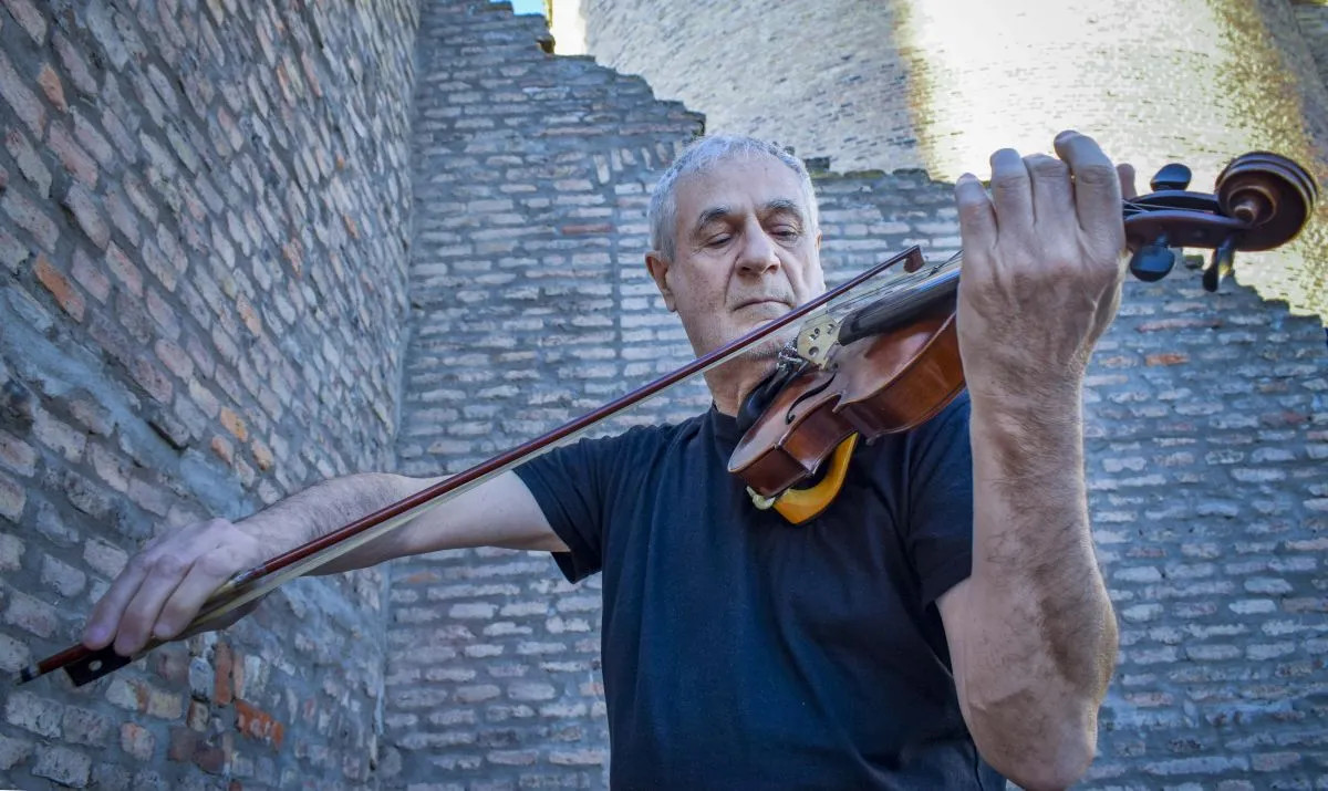 Carmelo Cambareri, el violinista viedmense que volvió para dar clases y armar ensambles