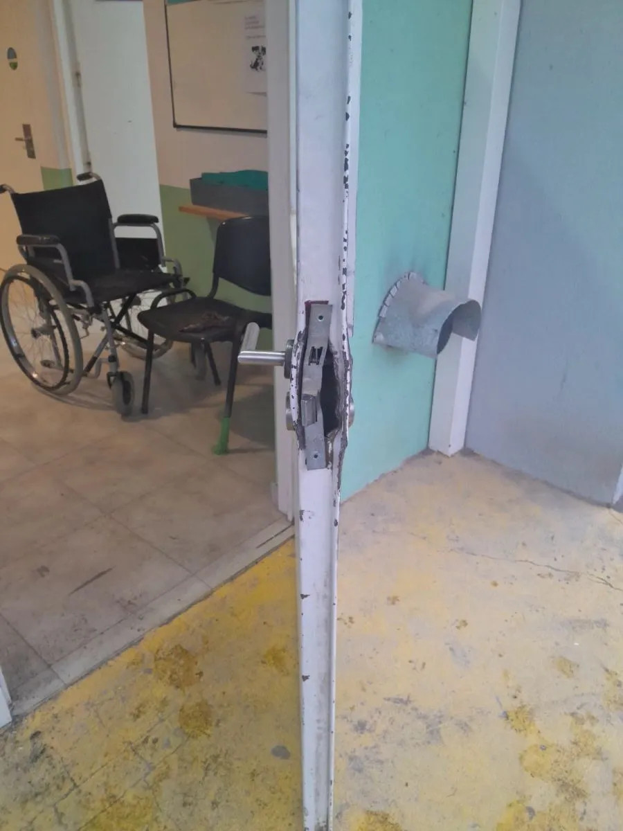 Robaron un televisor tras forzar la puerta del CAPS Patagonia y el centro no pudo atender en todo el día