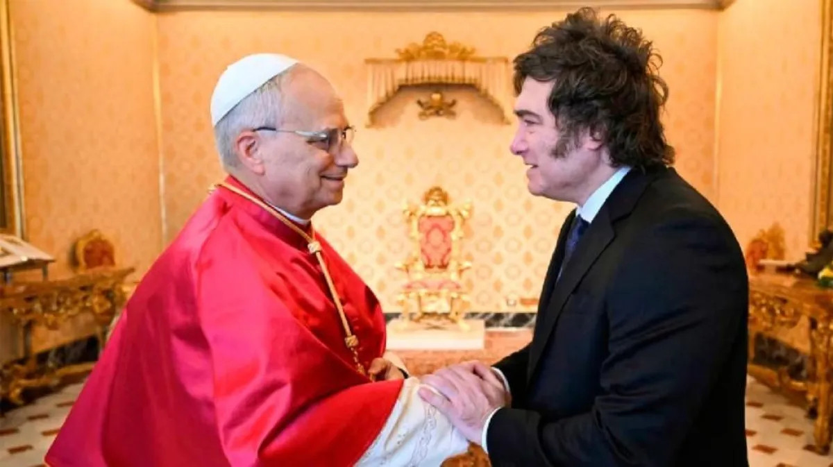 El Gobierno evalúa asueto o feriado por la visita del Papa León XIV