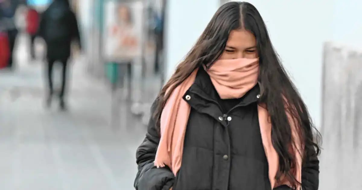Persiste el frío polar en Viedma, aunque el viento afloja este lunes