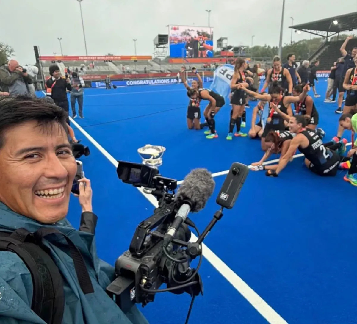 Un camarógrafo viedmense filmó de cerca el título mundial de Las Leonas