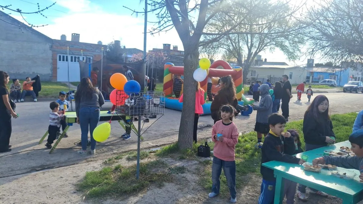 La Unidad 63 celebró el Día del Niño con chicos del merendero El Progreso