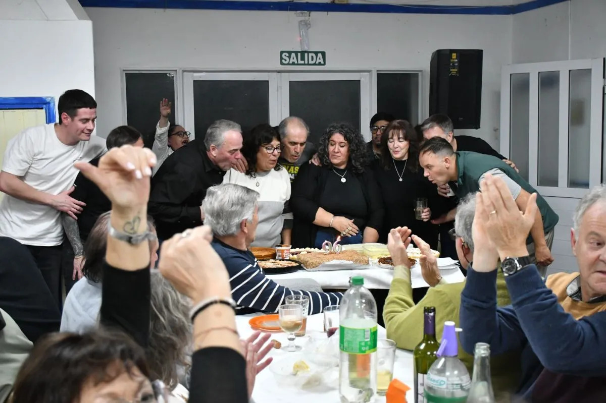 Atenas celebró sus 96 años con una cena que reunió a socios y familias