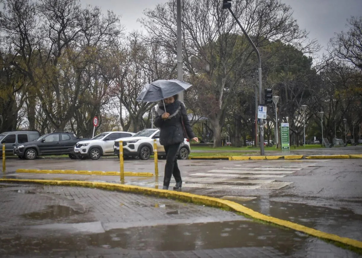 Sábado frío e inestable en Viedma, con lluvias y vientos fuertes