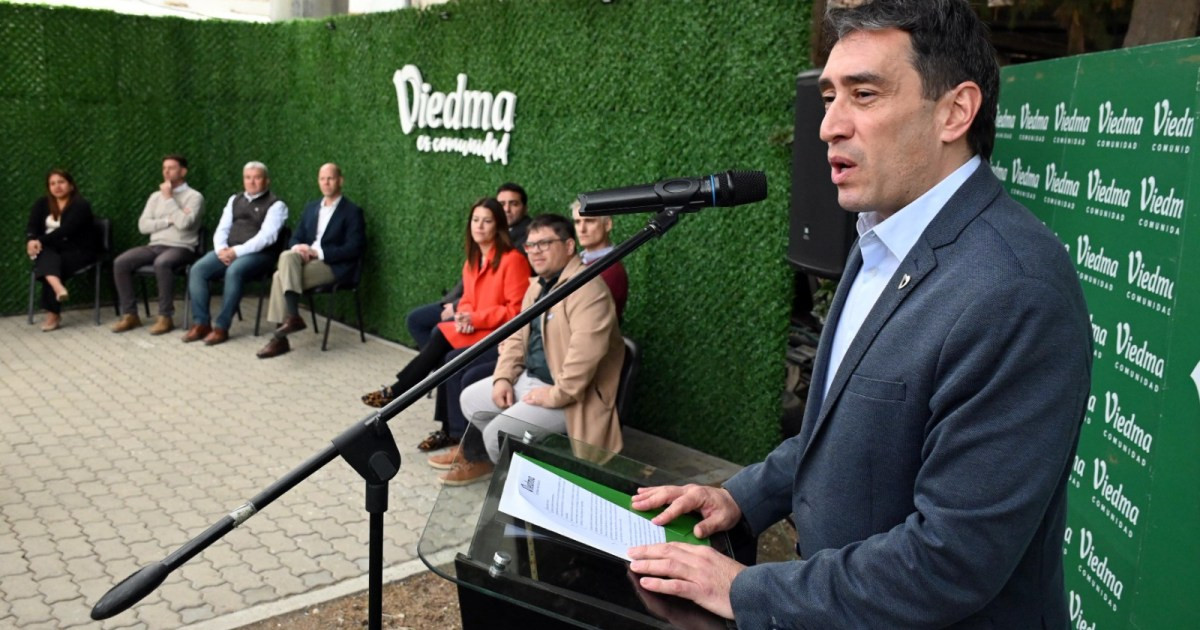Marcos Castro juró a cuatro nuevos funcionarios en el gabinete municipal de Viedma