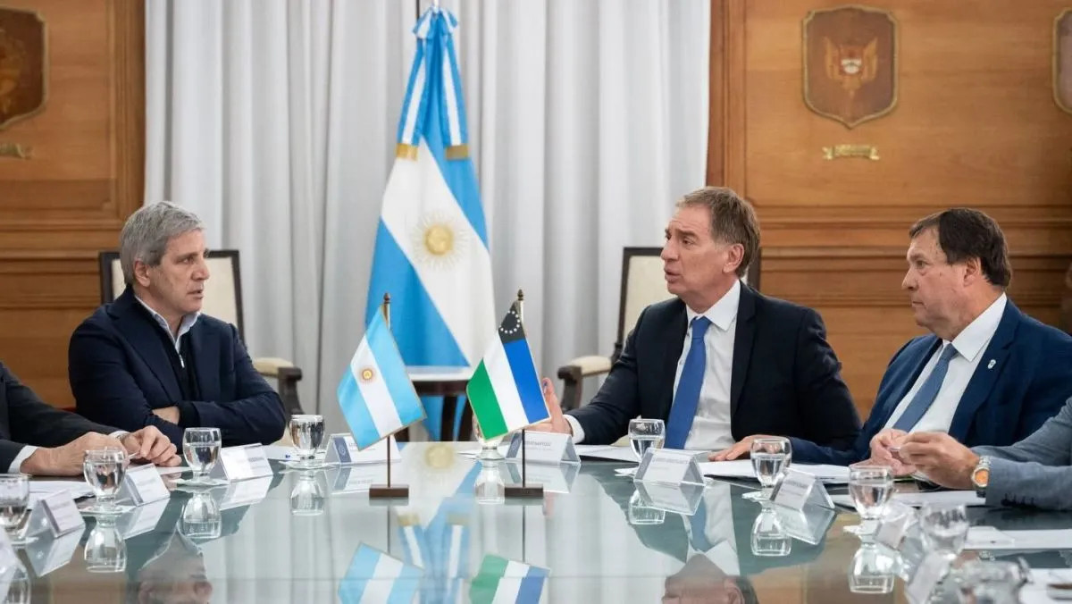 Río Negro asumió el control de las rutas 22 y 151 y los intendentes del Alto Valle respaldaron el traspaso
