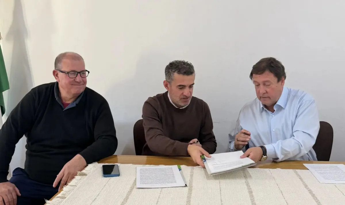 Weretilneck y Agüero anunciaron obras de iluminación y mejoras en el Club Belisle