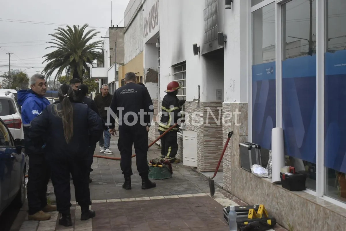 Incendio fatal en Viedma: fiscalía convocó a un perito para determinar el origen del fuego