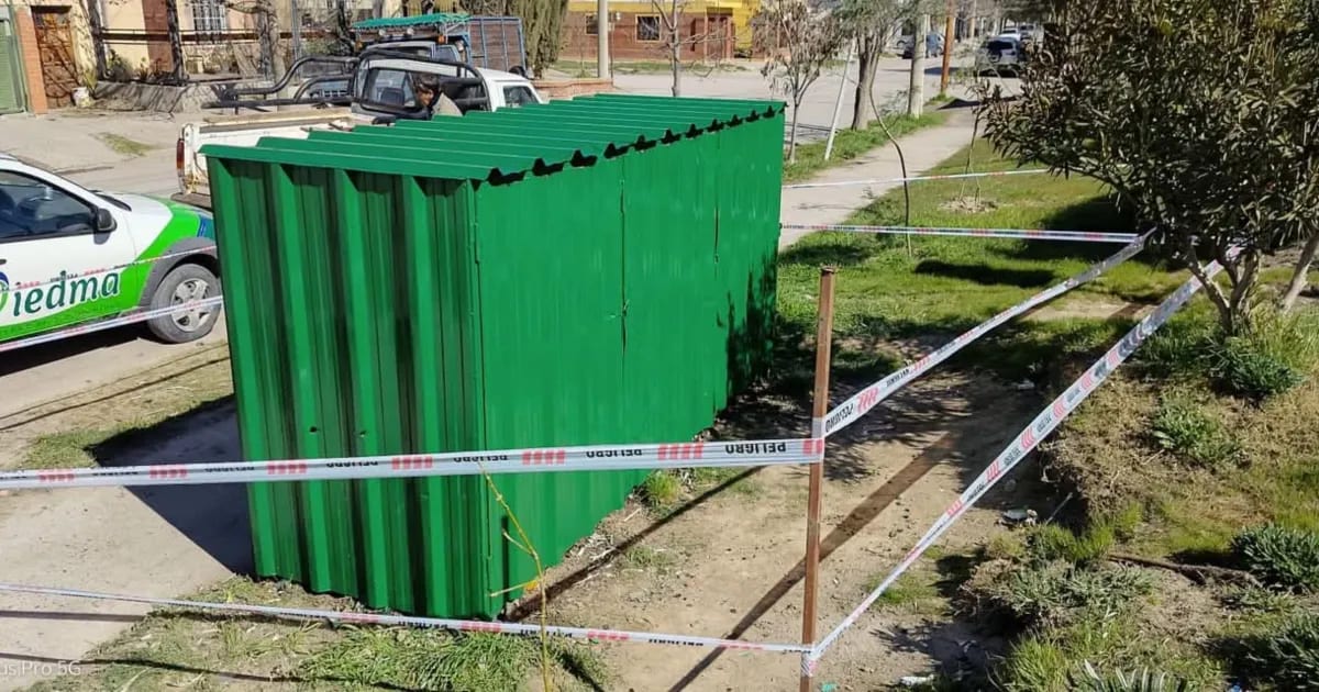 Vandalizaron otro punto verde en Viedma: ya son cinco los módulos quemados desde 2025